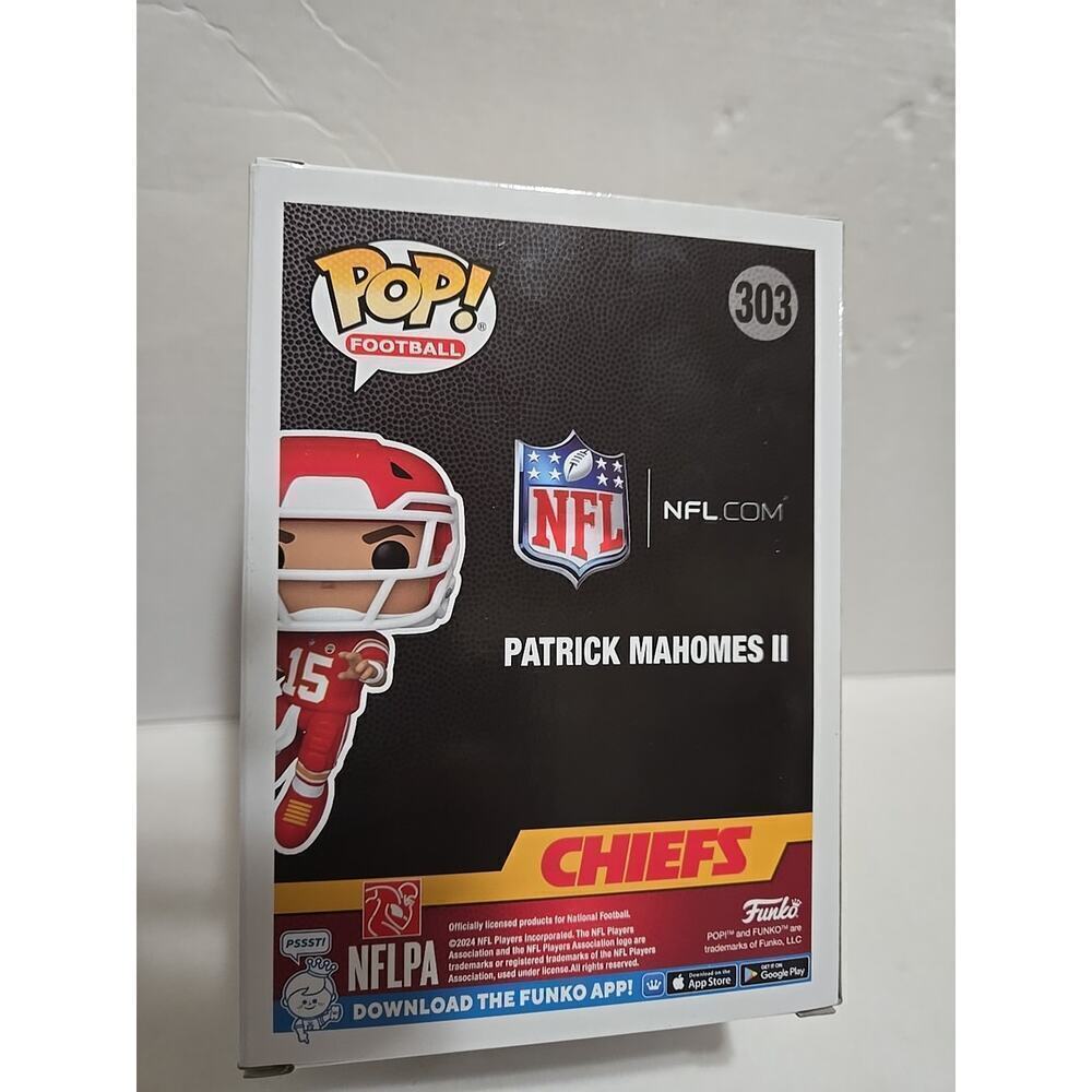 PATRICK MAHOMES FUNKO POP! FOOTBALL 303: KANSAS CITY CHIEFS - FIGURE! TARGETCON! - Picture 4 of 5